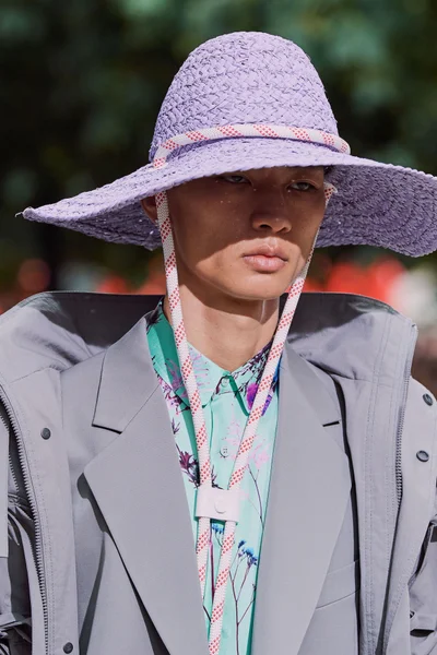 Look 19